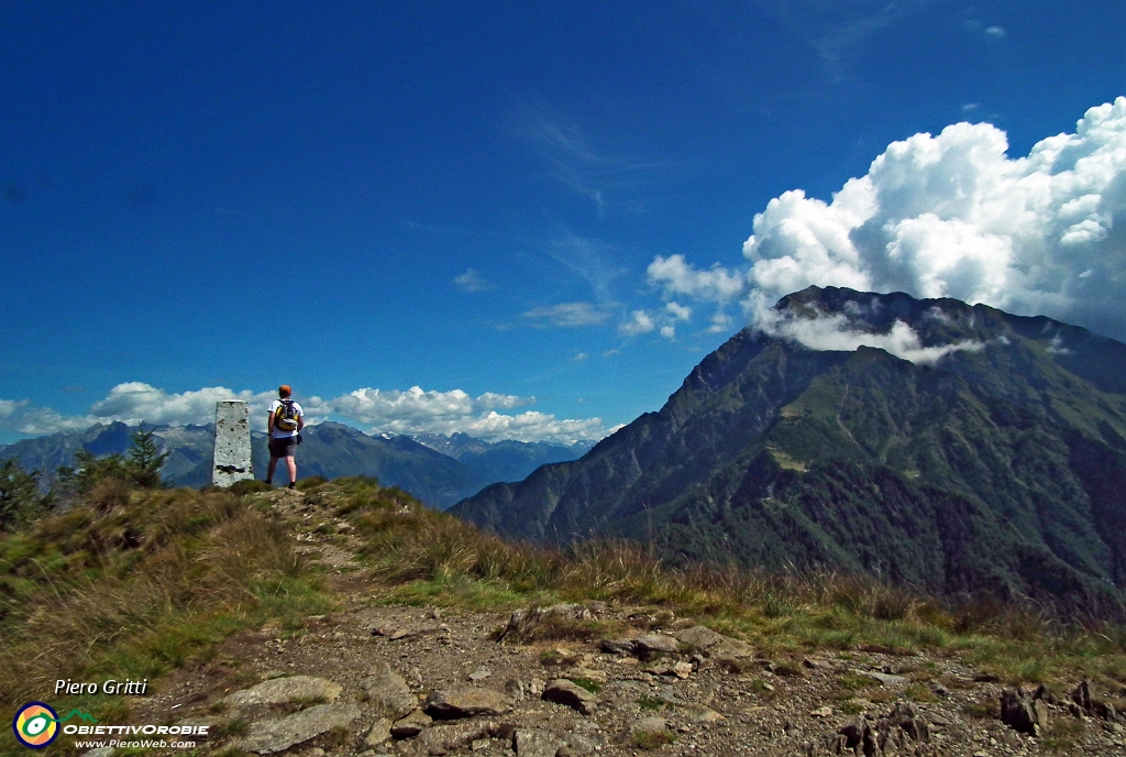 25 Cippo  con vista in Legnone.JPG